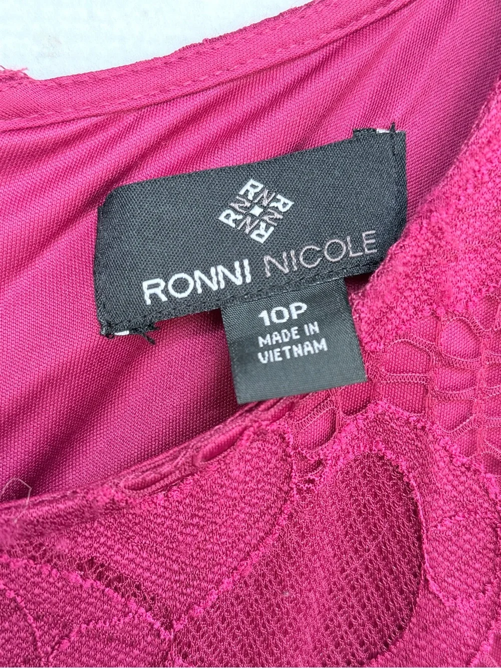 Ronni Nicole Magenta Fuchsia Pink Floral Lace Shift Dress 10P